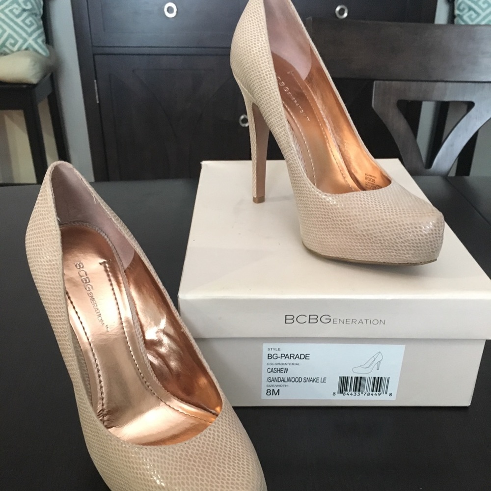 Beautiful Nude Platform Pump